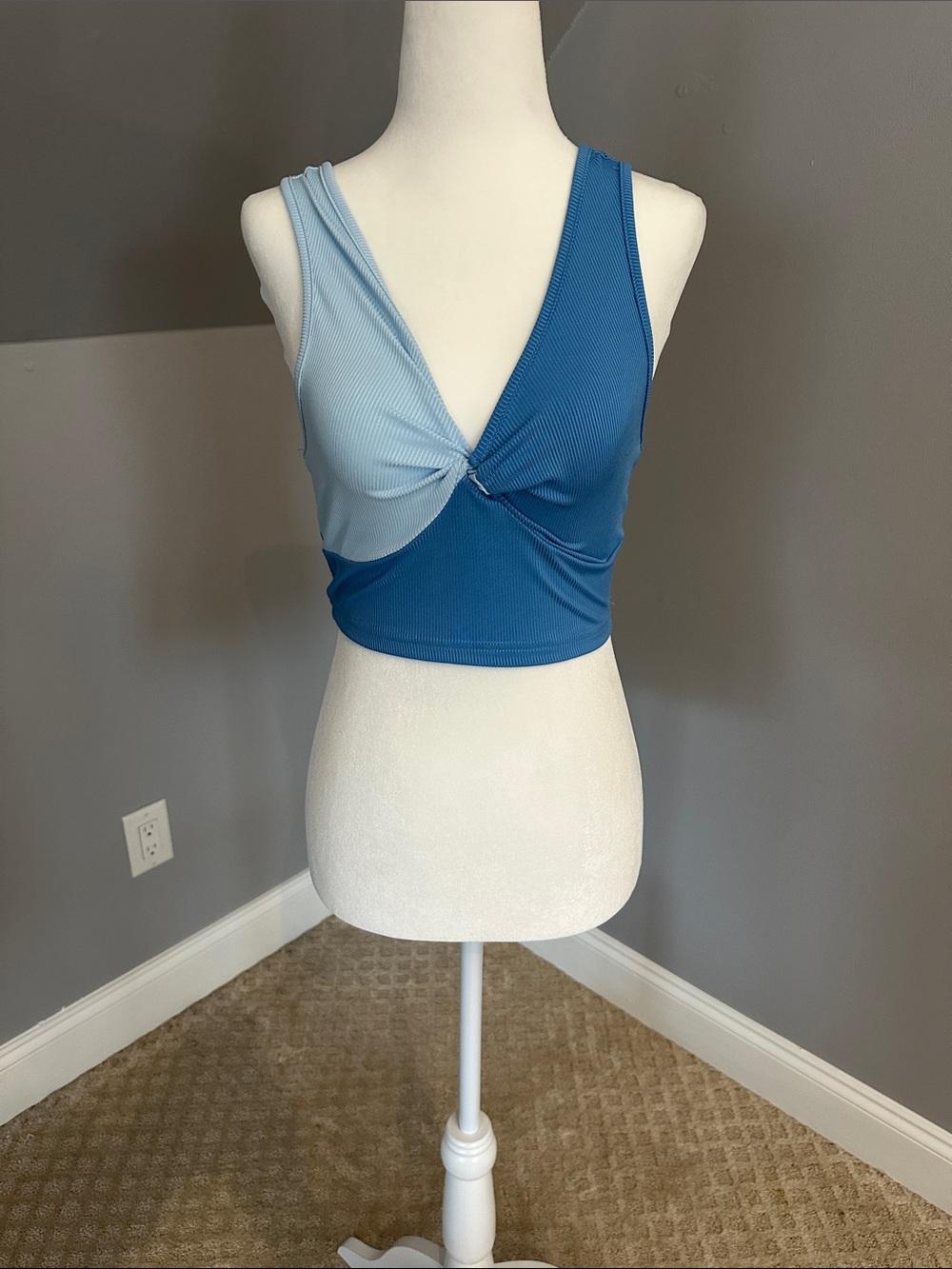 Twist Front Colorblock Ribbed Crop Tank - Blue